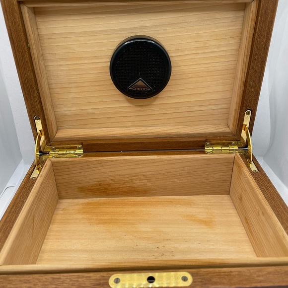 Cigar Humidor - Picture 2 of 4